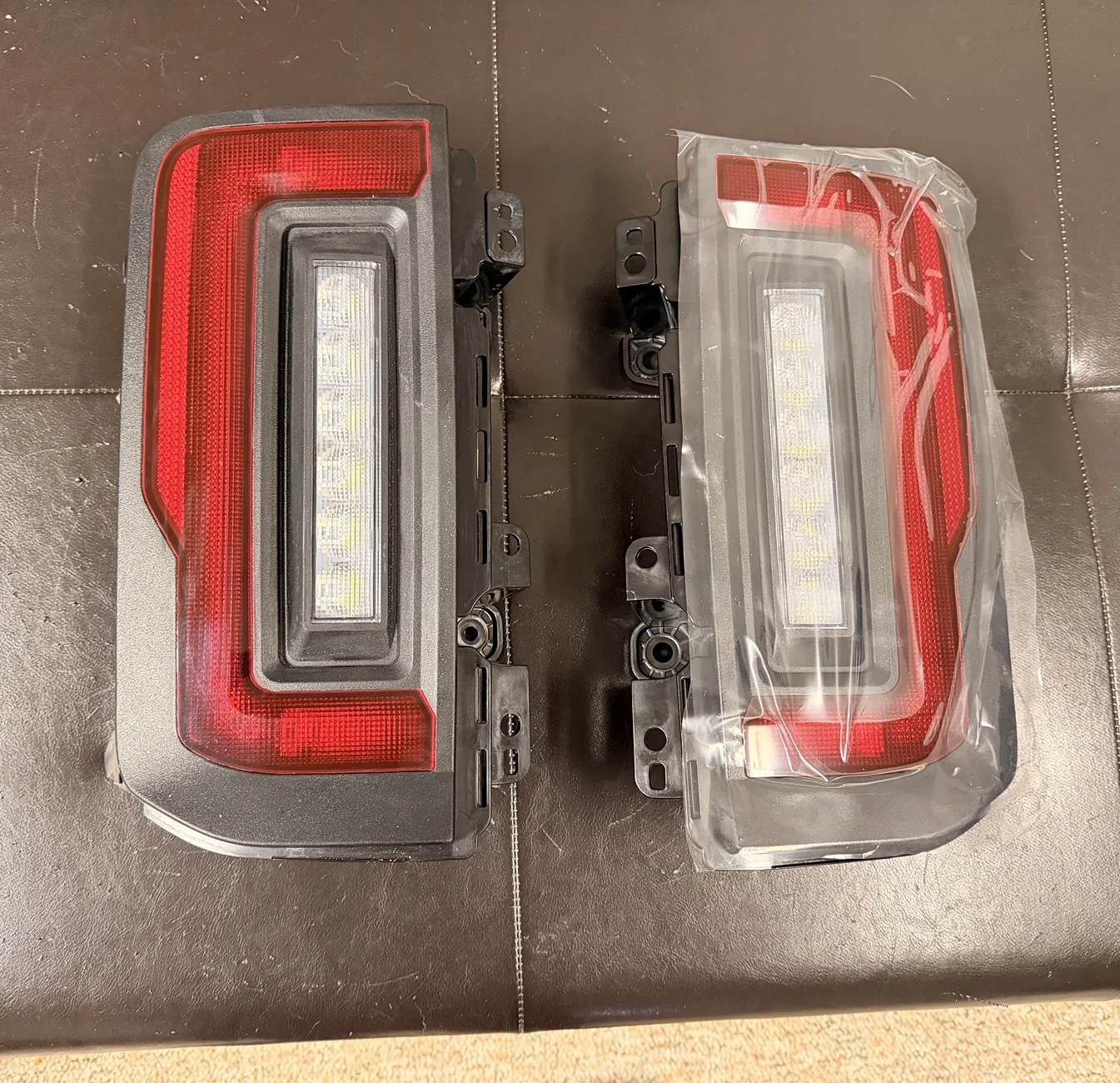Ford Bronco f/s: Oracle flush mount tail lights w/ dual function reverse turn signals IMG_1828