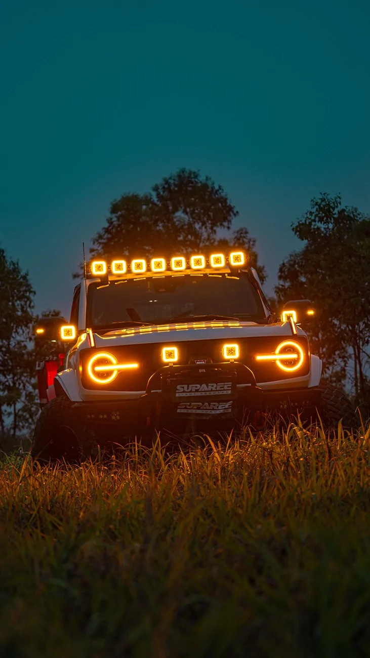 Ford Bronco Guess What Happens When SUPAREE Hyper 5 Lights x12 Mount on the Bronco? DSC07138