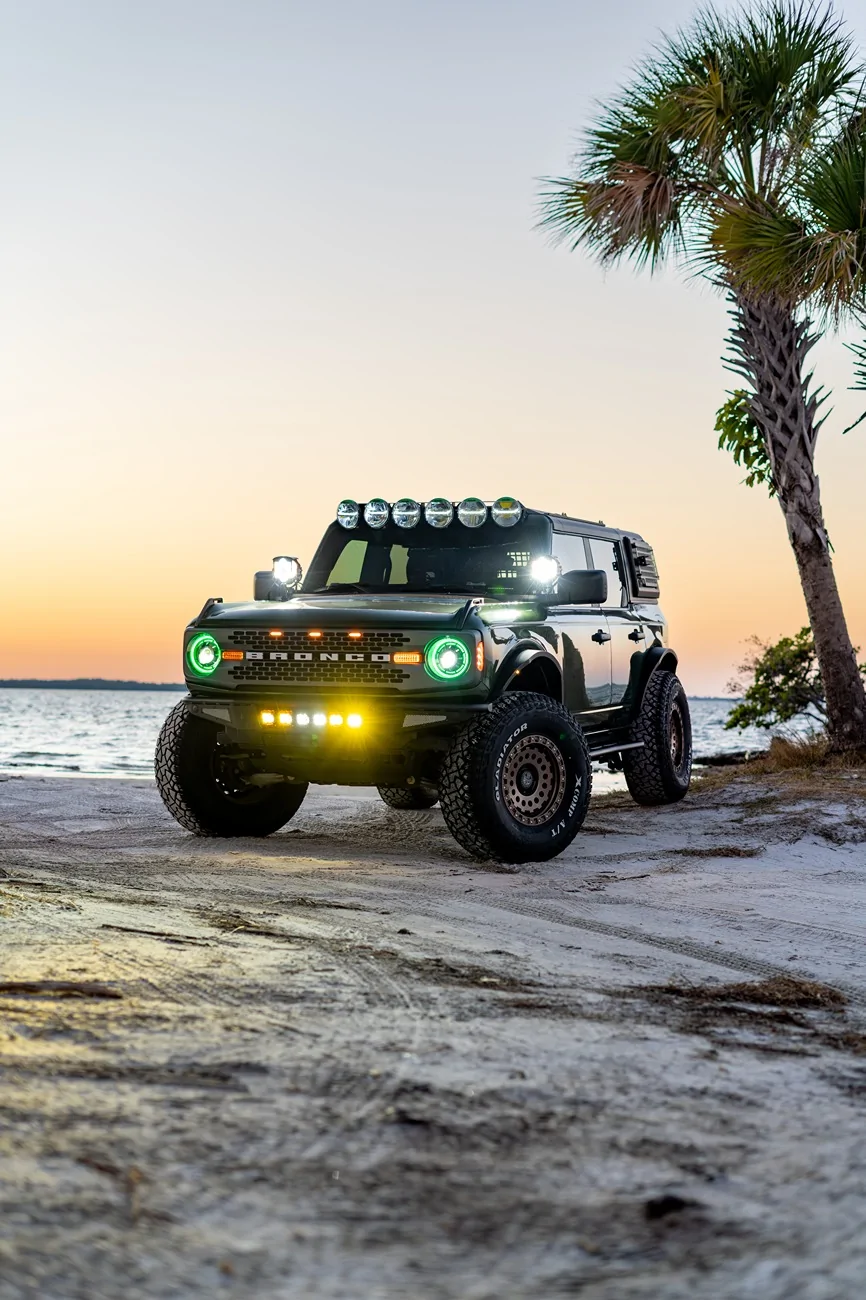Ford Bronco Round Ditch Lights A7R01382