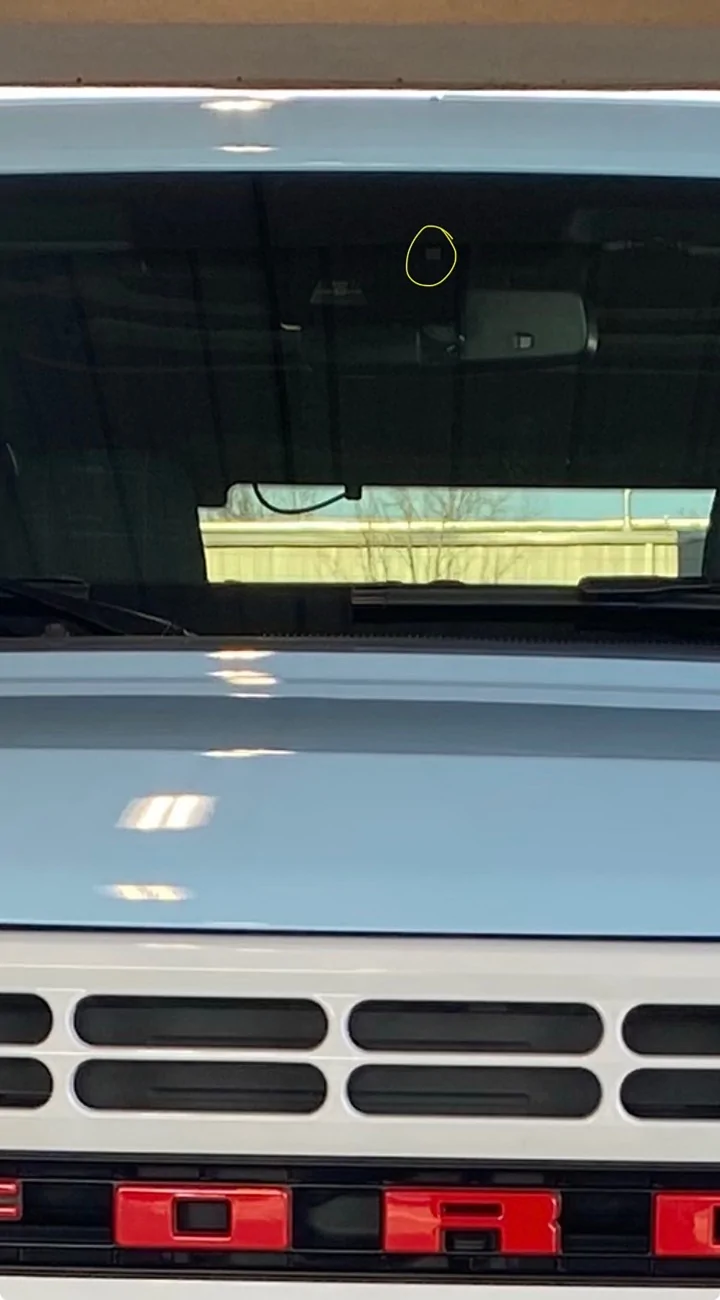 Ford Bronco Windshield cracked... what are my options? IMG_4525