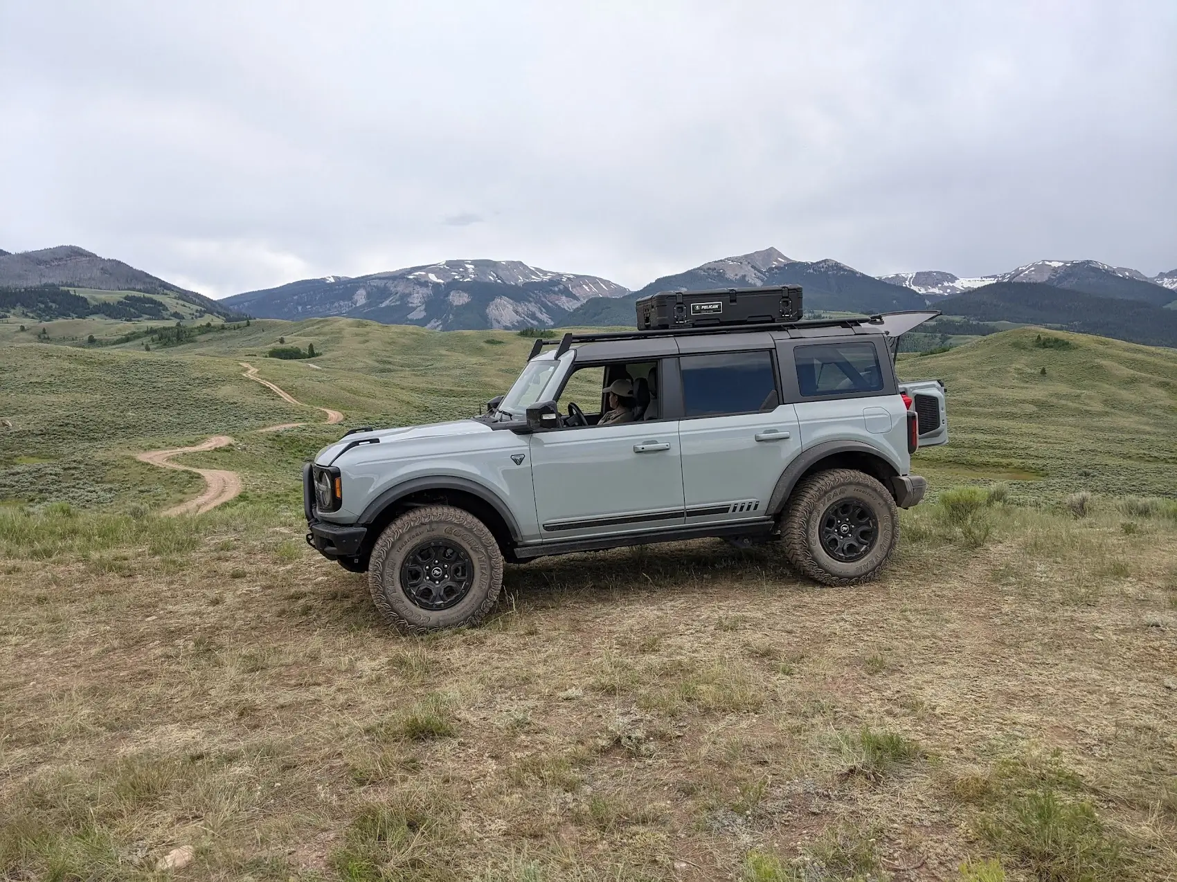 Ford Bronco Roof Rack storage configurations - what's yours? 1769228996237-ph