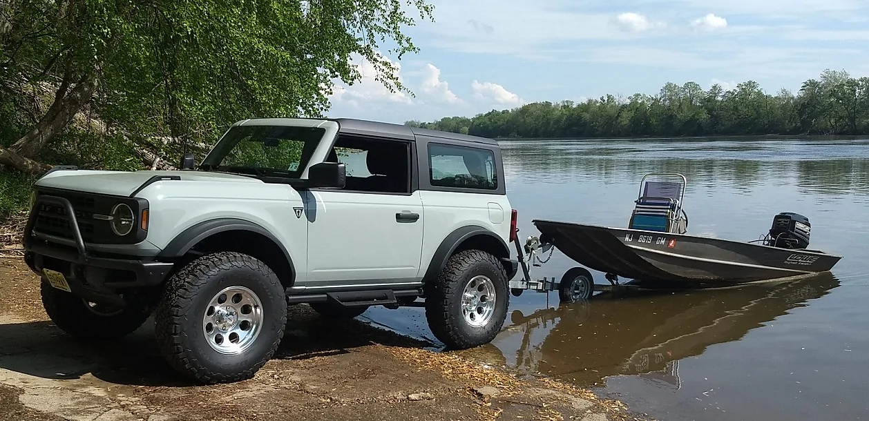 Ford Bronco Hitch clearance from spare with 285/75/17 mybronco_37boat1