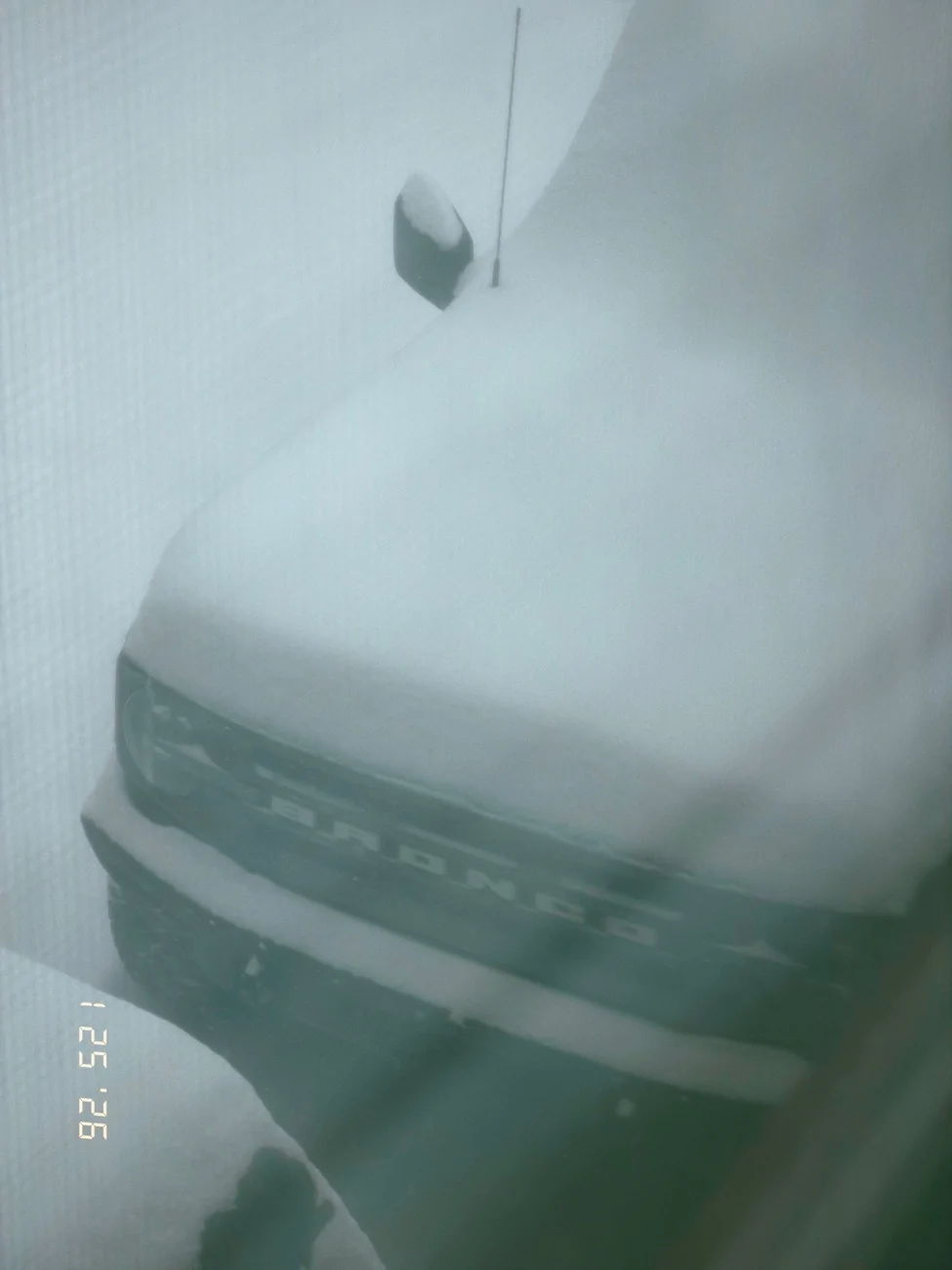 Ford Bronco SHOW your SNOW NO_FUSION_LIVE_0125_001