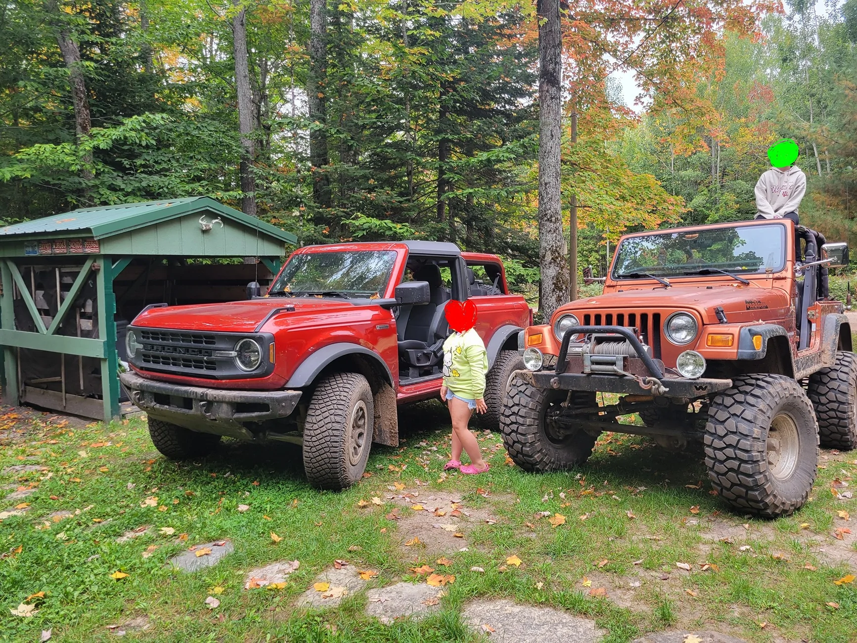 Ford Bronco Pics of your 2dr next to other cool 2drs 20250920_103425~3