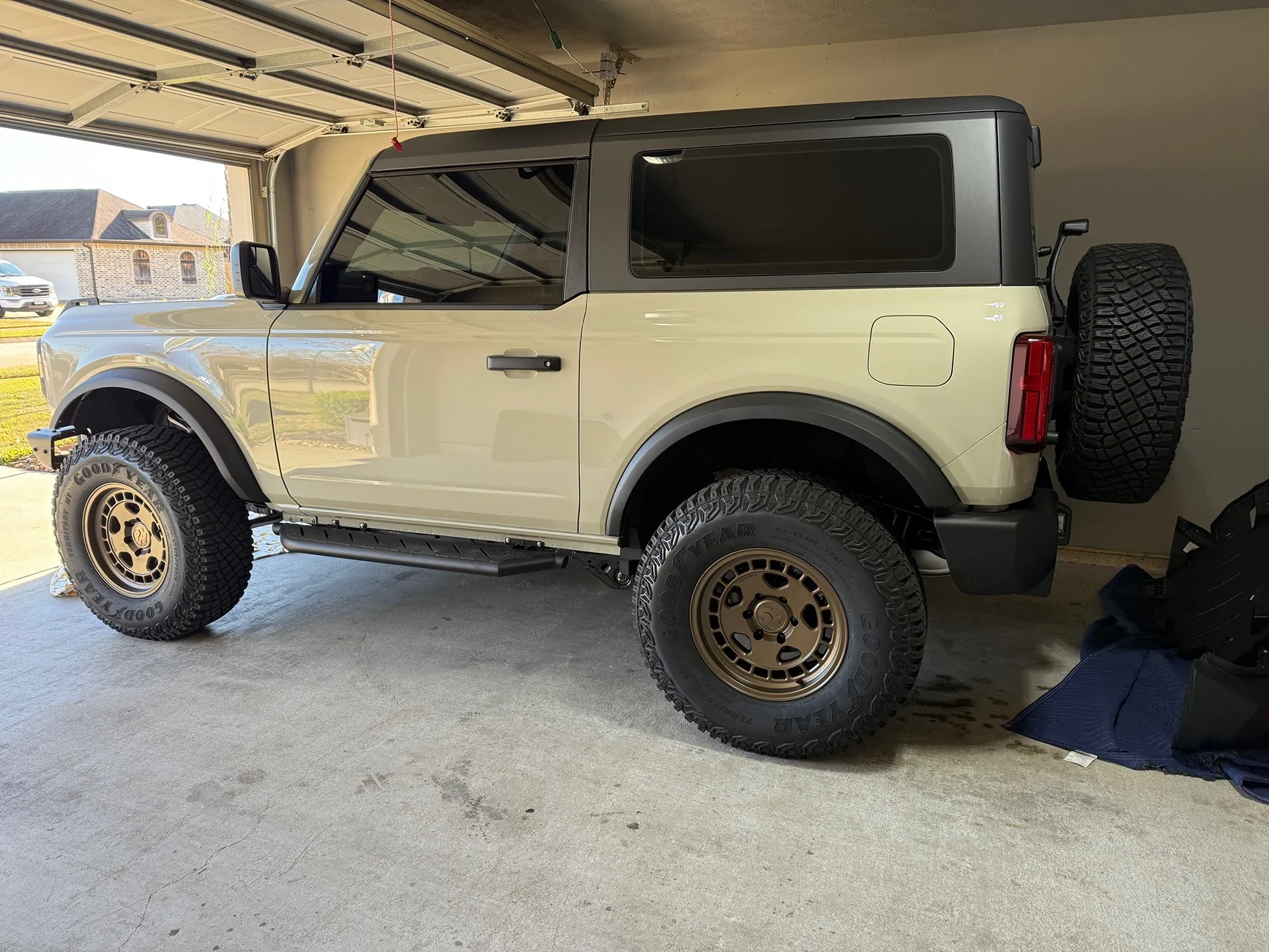 Ford Bronco Show off your BRONZE wheels! IMG_9589