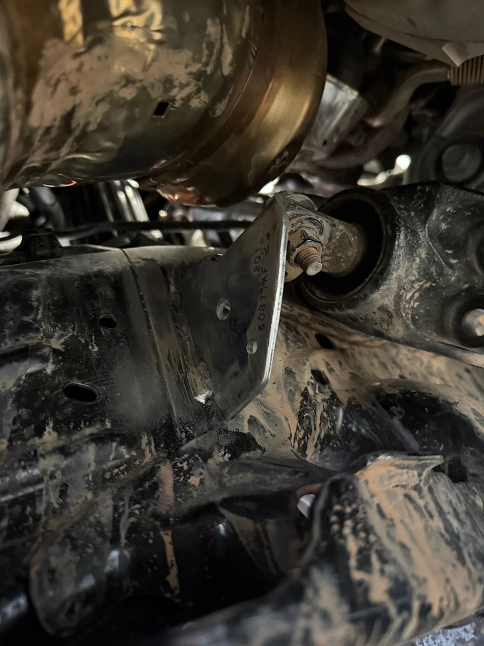 Ford Bronco Front Differential mount failure/broken. IMG_9545