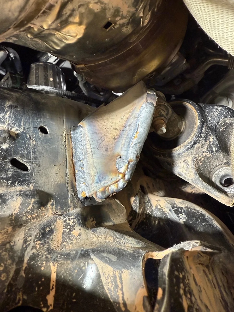 Ford Bronco Front Differential mount failure/broken. IMG_9547