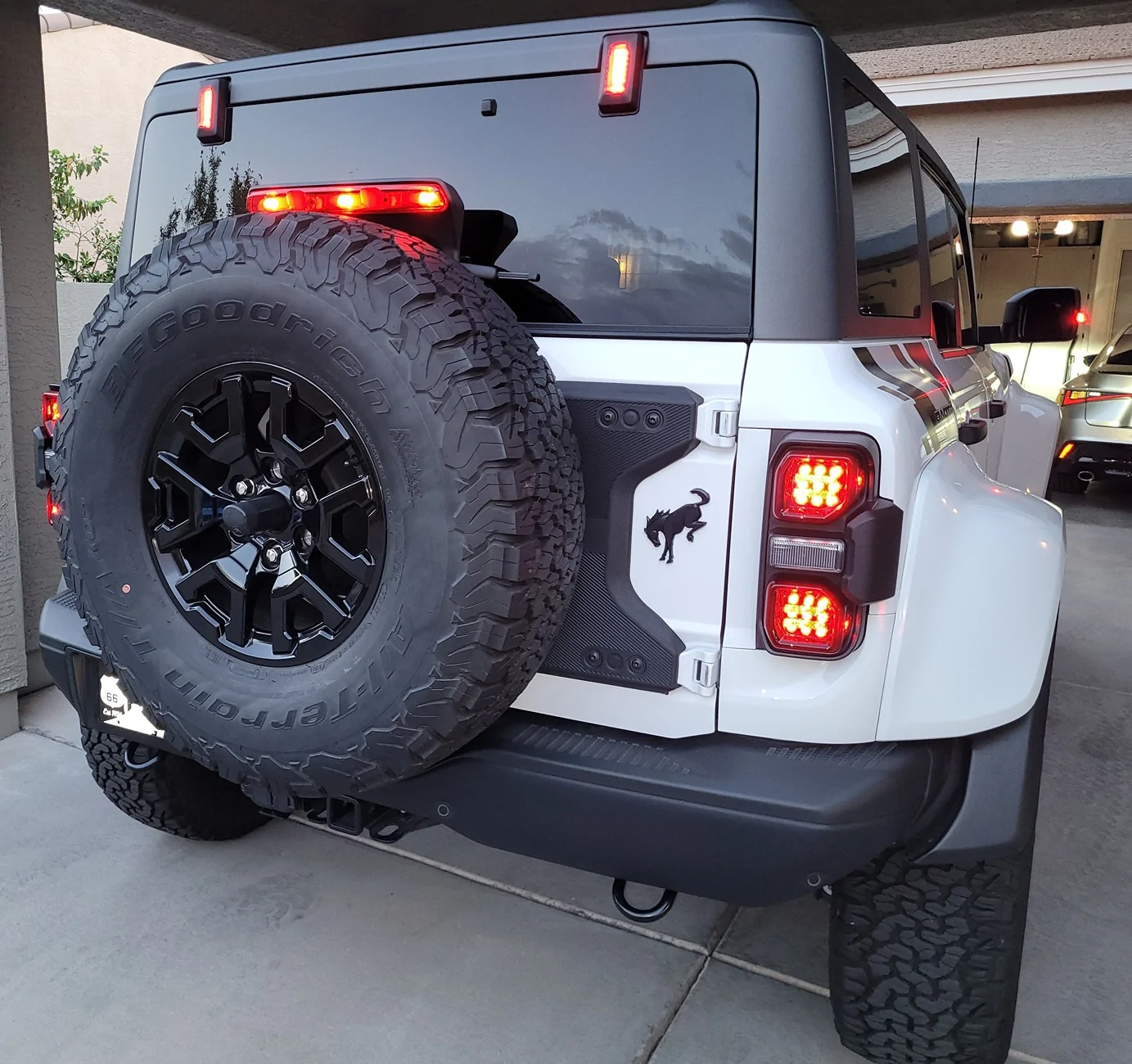 Ford Bronco Hinge covers on rear window 20250916_060915