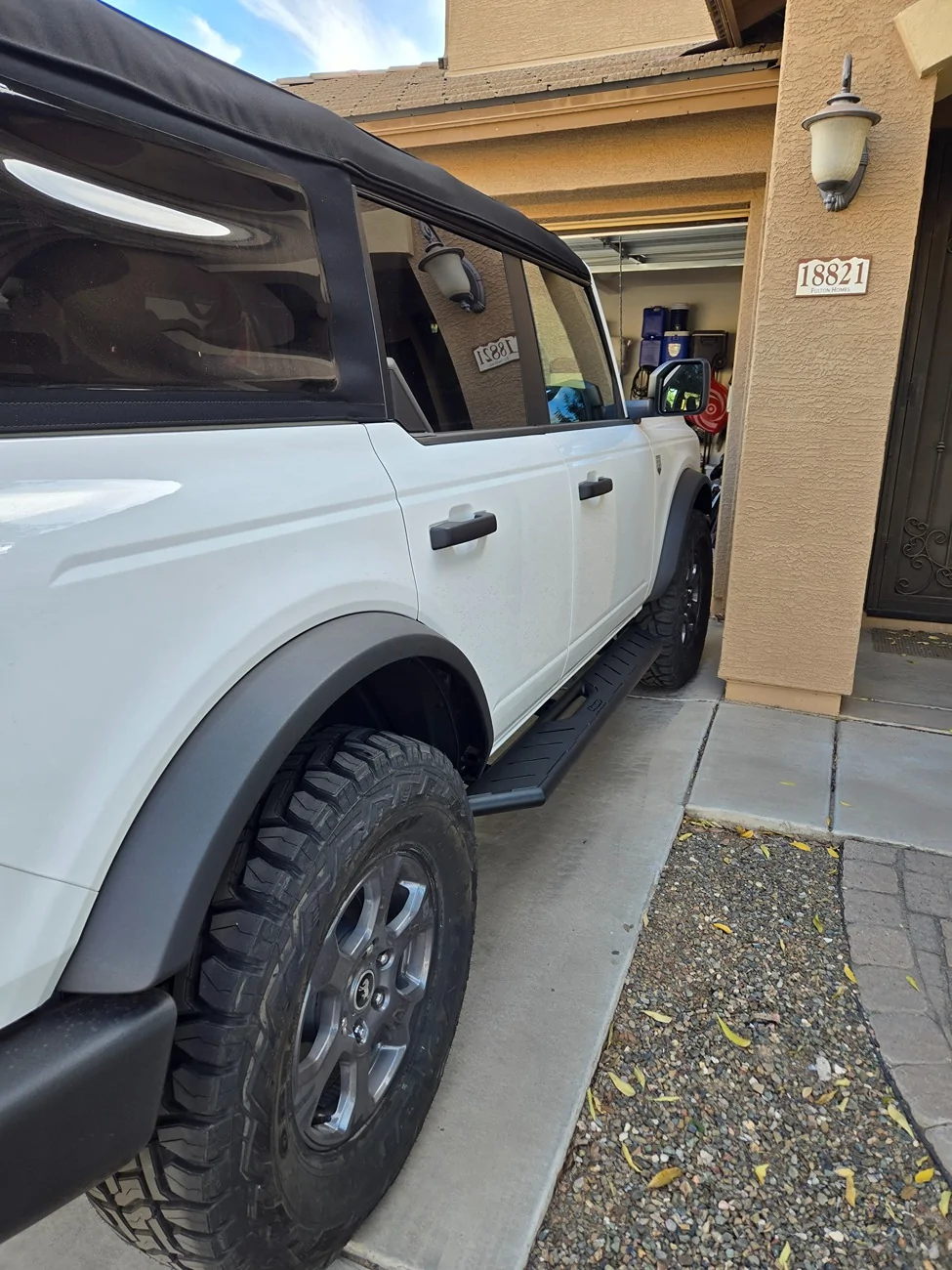 Ford Bronco 61668W - Running Boards - Rails - Side Steps 1000005181