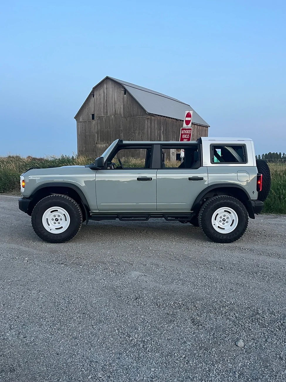Ford Bronco HERITAGE EDITION Bronco Club IMG_4186