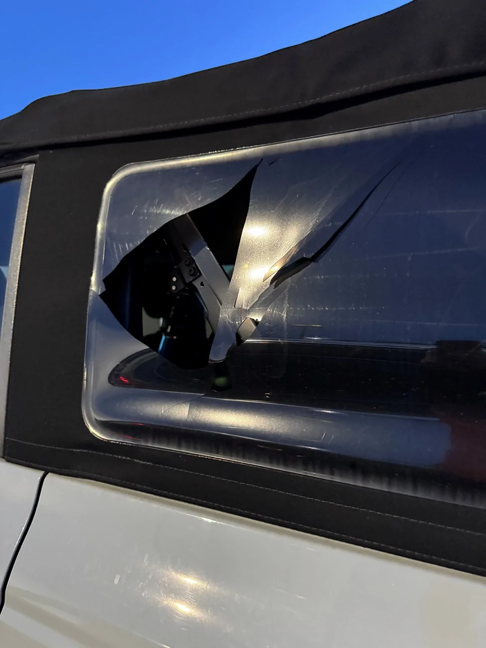 Ford Bronco soft top quarter window shattered side windo