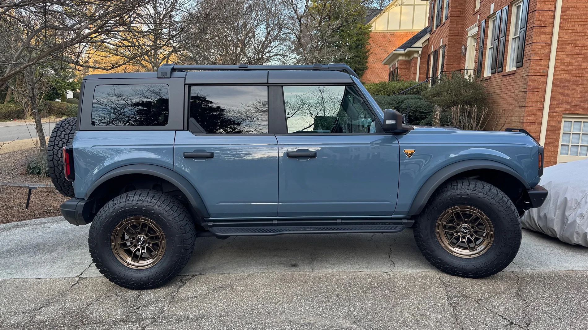 Ford Bronco Show off your BRONZE wheels! IMG_9123