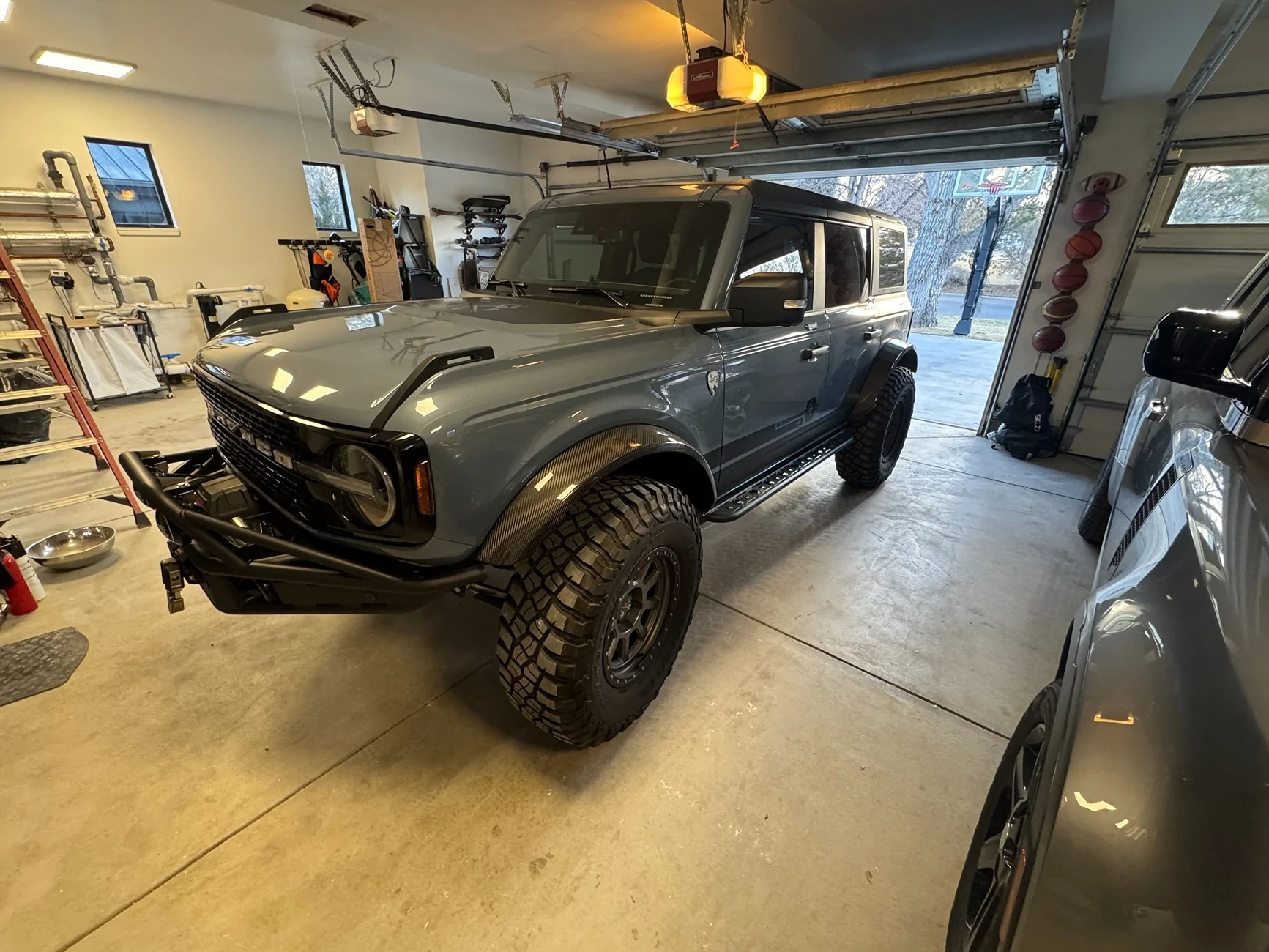 Ford Bronco MB Quart stage 6 with subwoofer IMG_3358