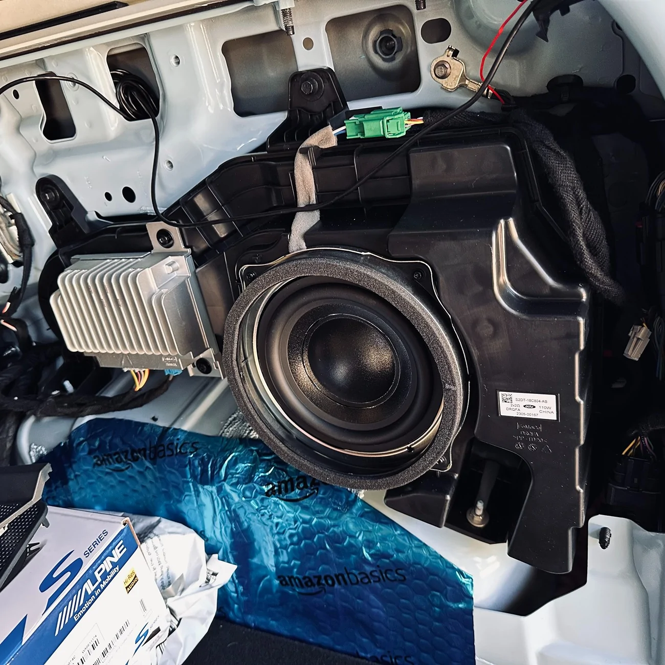 Ford Bronco Kicker replacement sub 6.75 IMG_5275
