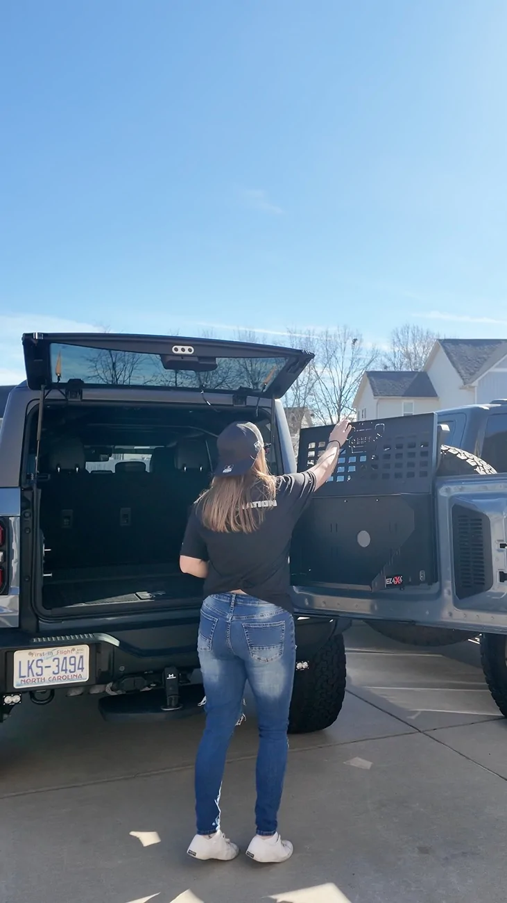 Ford Bronco EZ4x4 MOLLE Tailgate Table Install and Review EZ Tailgate Table 008