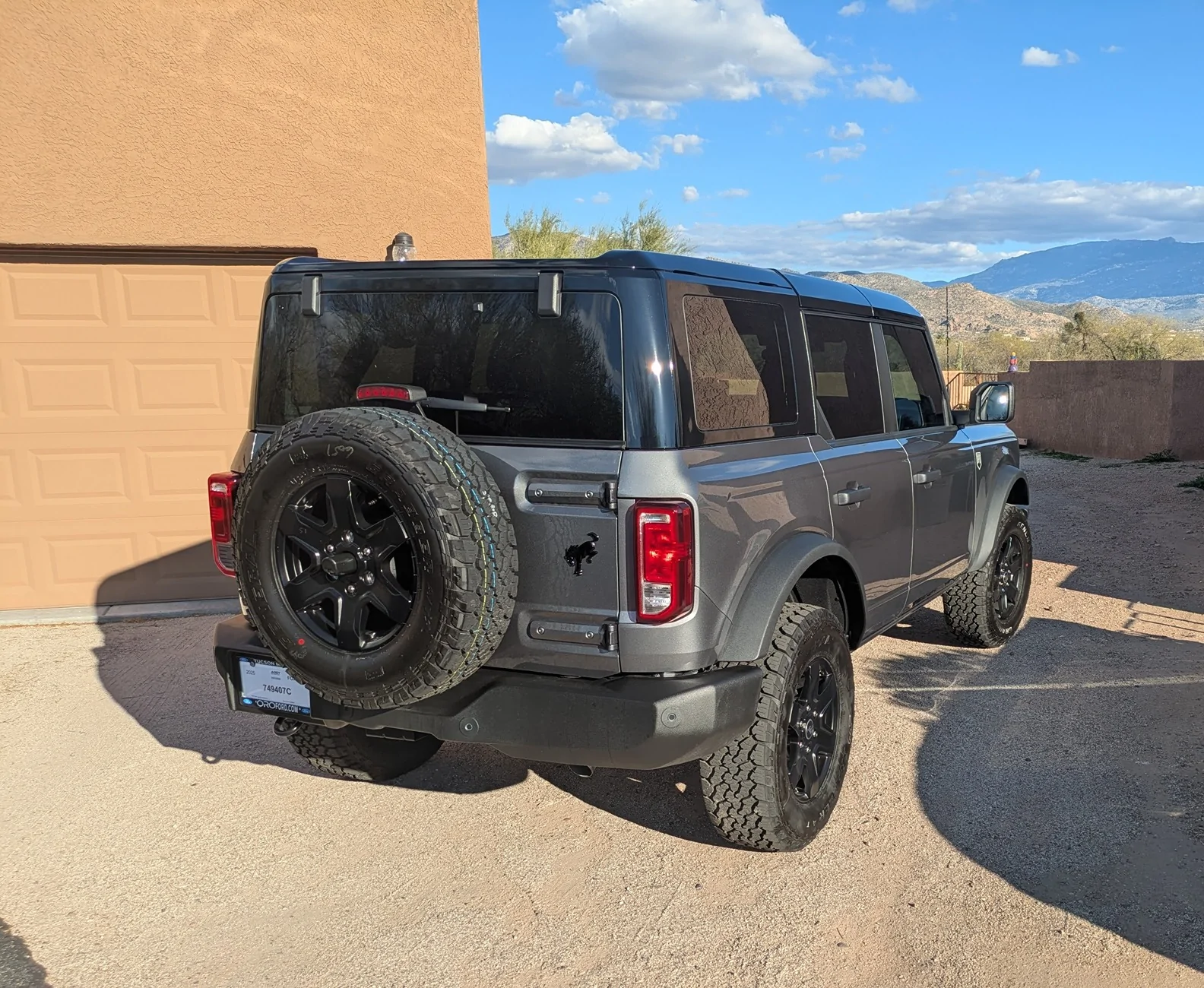 Ford Bronco CARBONIZED GRAY Bronco Club PXL_20260214_232301418