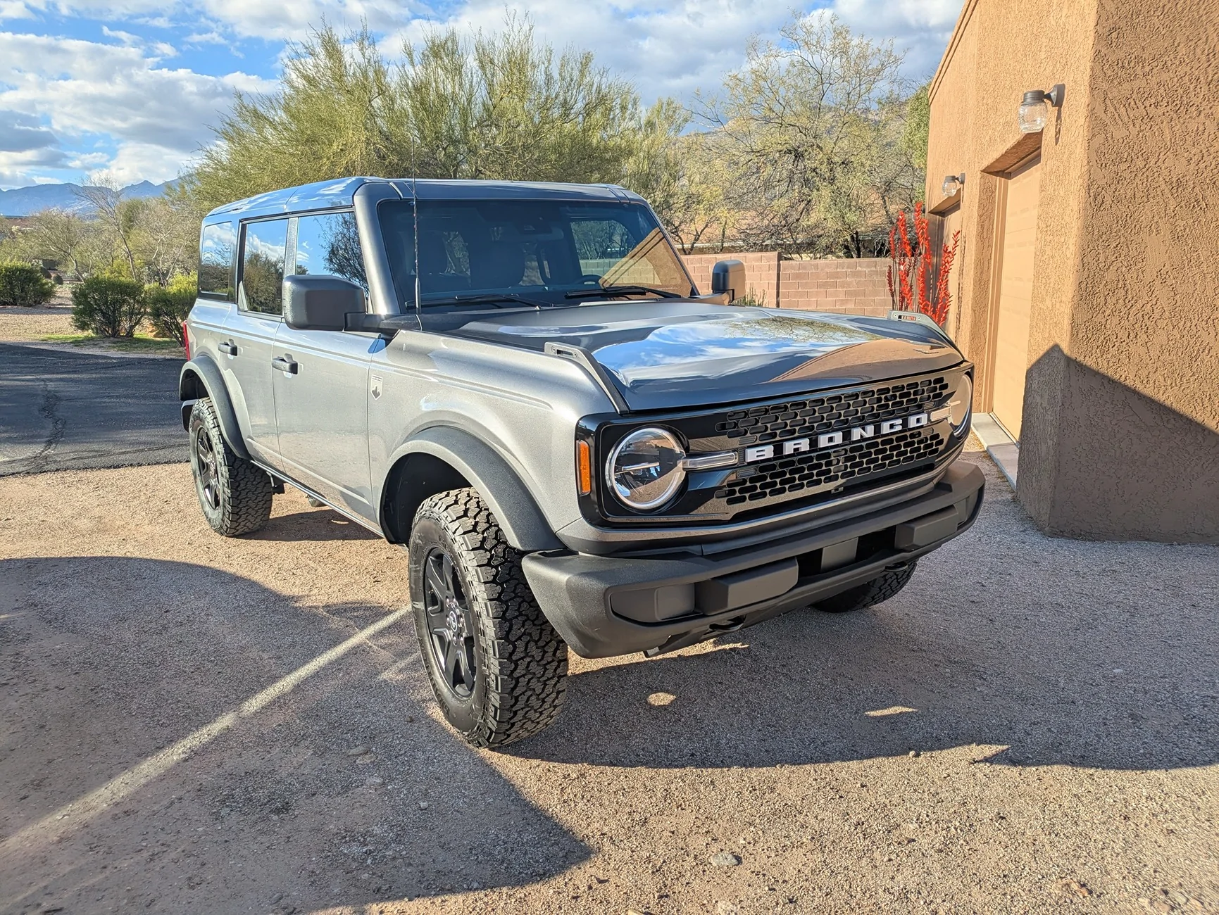 Ford Bronco CARBONIZED GRAY Bronco Club PXL_20260214_232226971