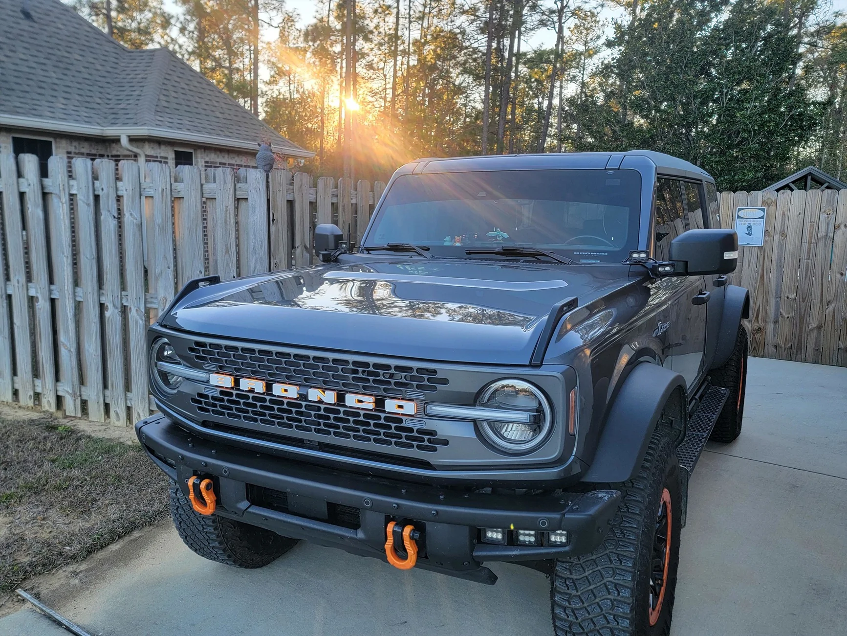 Ford Bronco CARBONIZED GRAY Bronco Club 20260115_163636