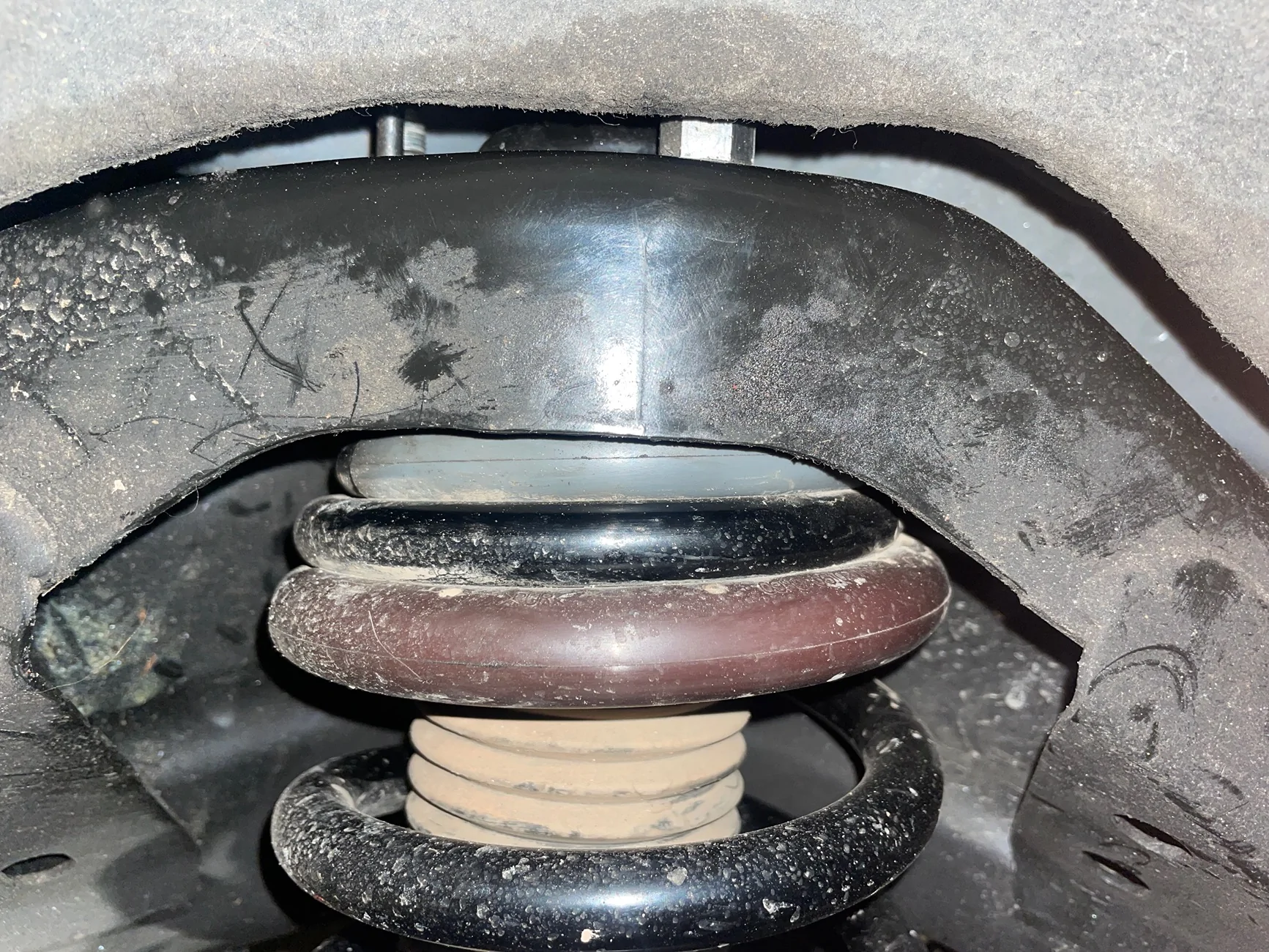 Ford Bronco Rear shocks look odd after installing hoss2.0 takeoffs IMG_3812