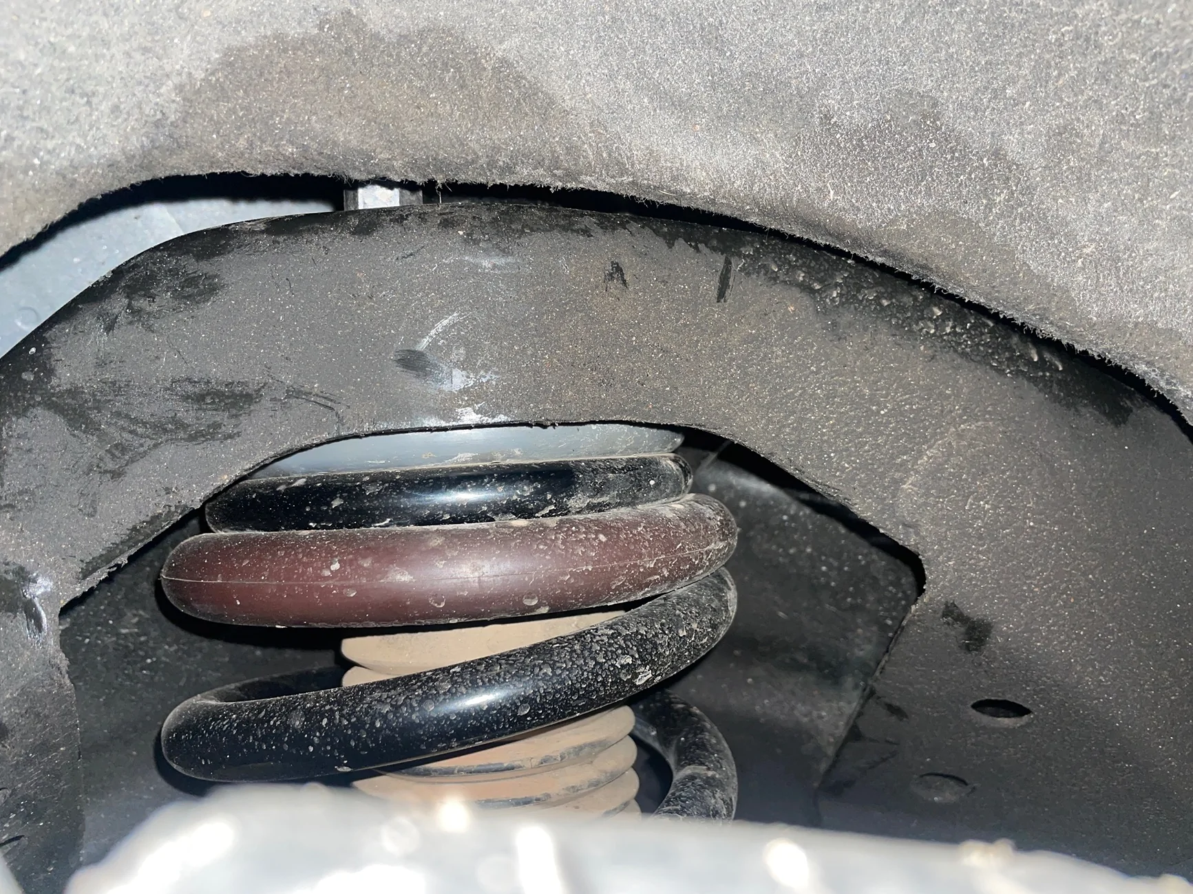 Ford Bronco Rear shocks look odd after installing hoss2.0 takeoffs IMG_3811