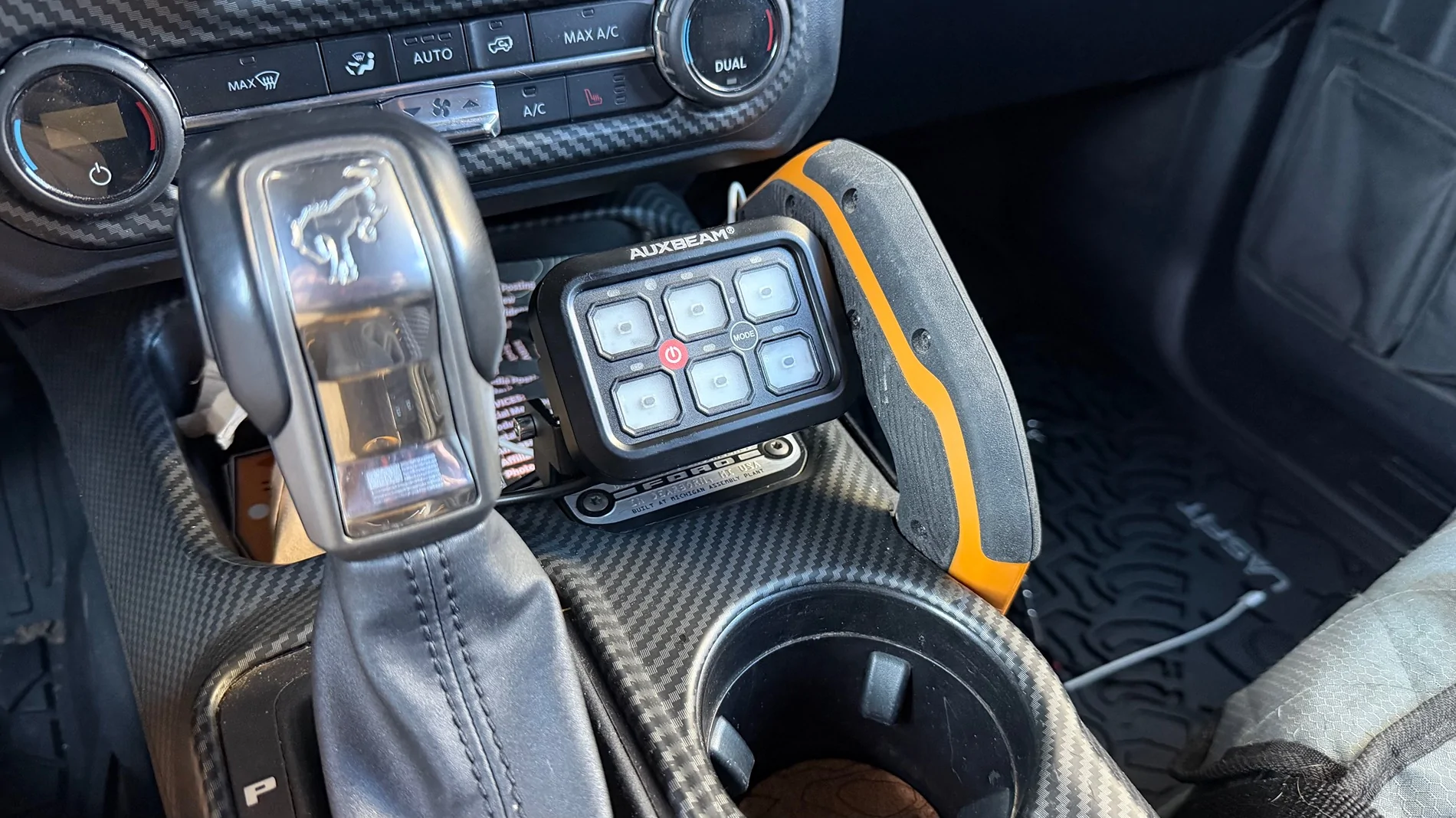 Ford Bronco How I mounted my Auxbeam switch Panel IMG_2814