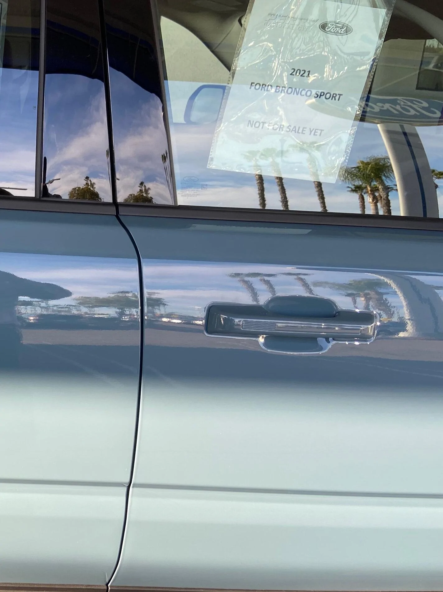 Ford Bronco Paints shown in light and shade simultaneously E6AD9092-3743-4817-87EF-A947E3E4CACF