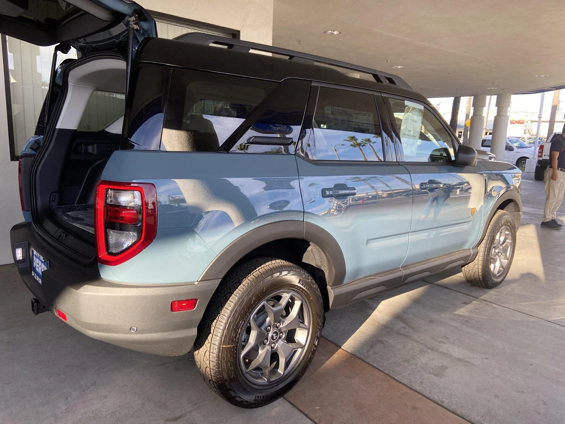 Ford Bronco Paints shown in light and shade simultaneously D57222ED-2DB4-4783-B24A-609F63FECAF7