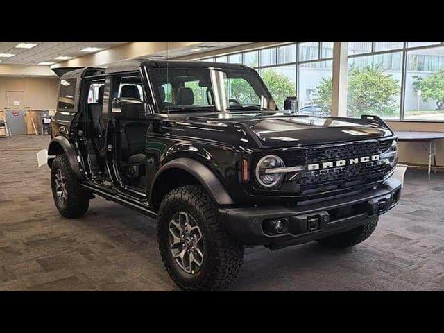 Ford Bronco Shadow Black 727C8EF9-6E3D-4945-A474-BE67397EC2F4