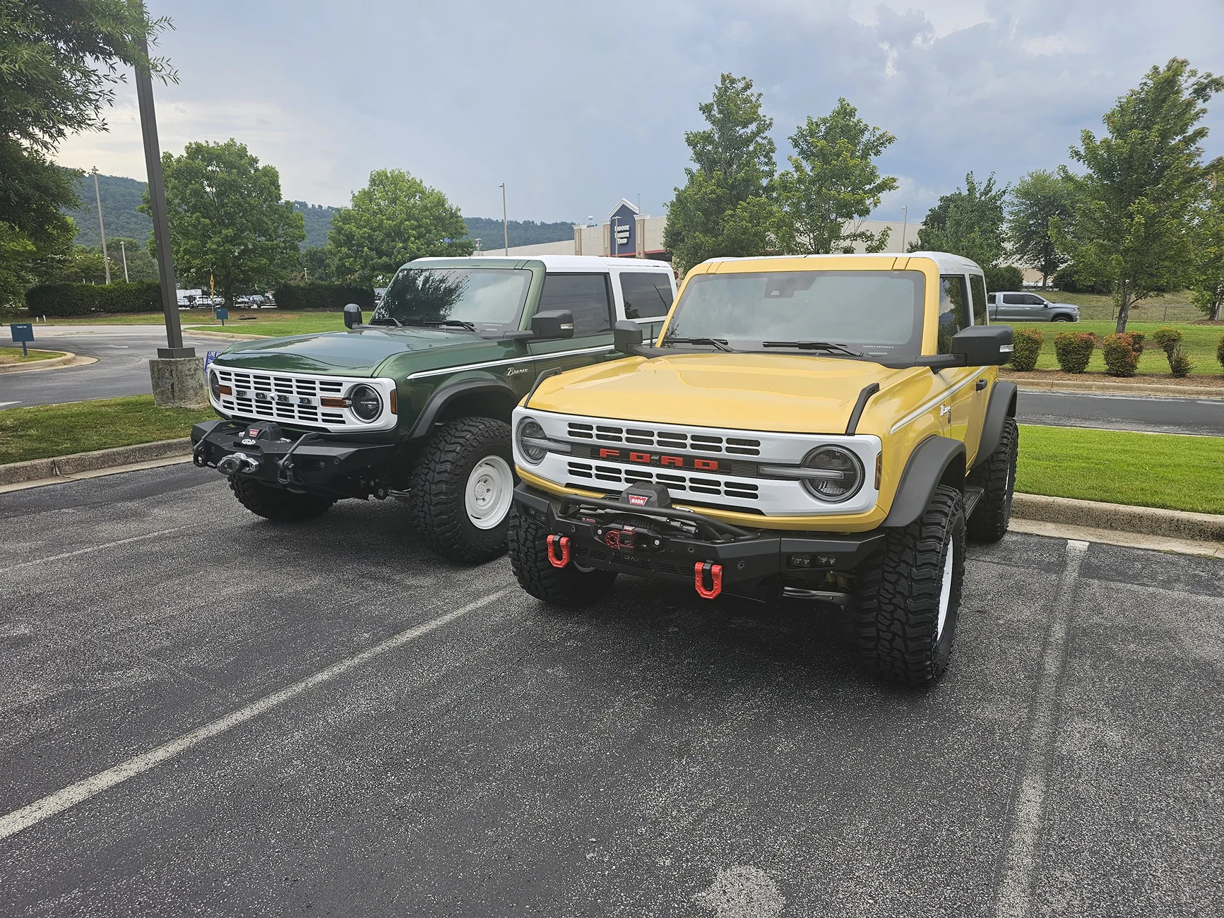 Ford Bronco 2027 Bronco adds Orange Fury color 20240715_152307