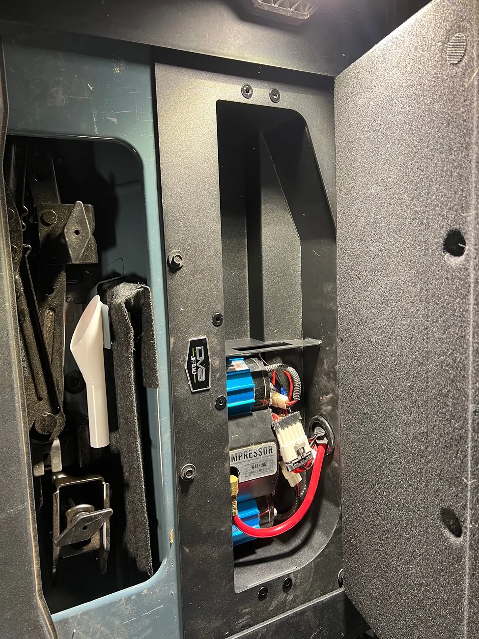 Ford Bronco DV8 Storage Compartment reviews / experiences? IMG_6996