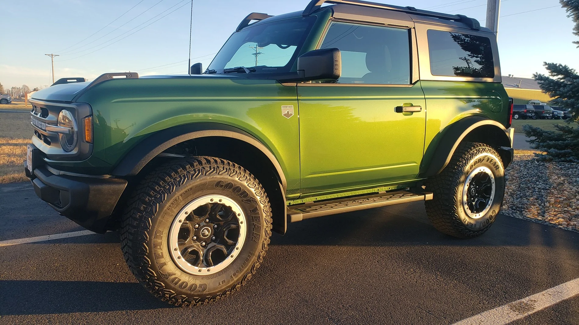 Ford Bronco 2027 Bronco adds Orange Fury color 20221107_074030