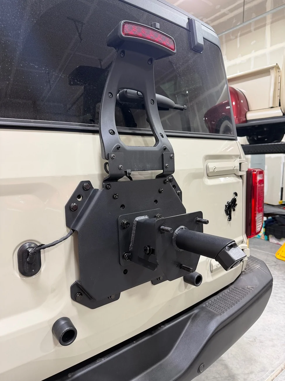 Ford Bronco Turn Offroad adjustable tire carrier IMG_0263
