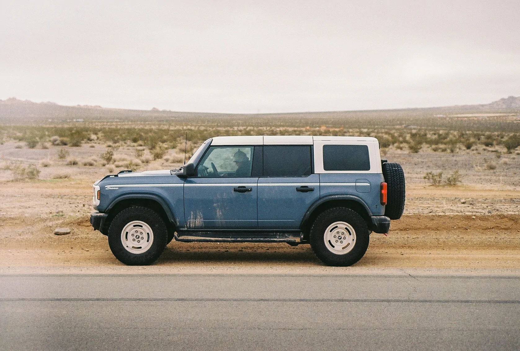 Ford Bronco HERITAGE EDITION Bronco Club R2-00087-009A