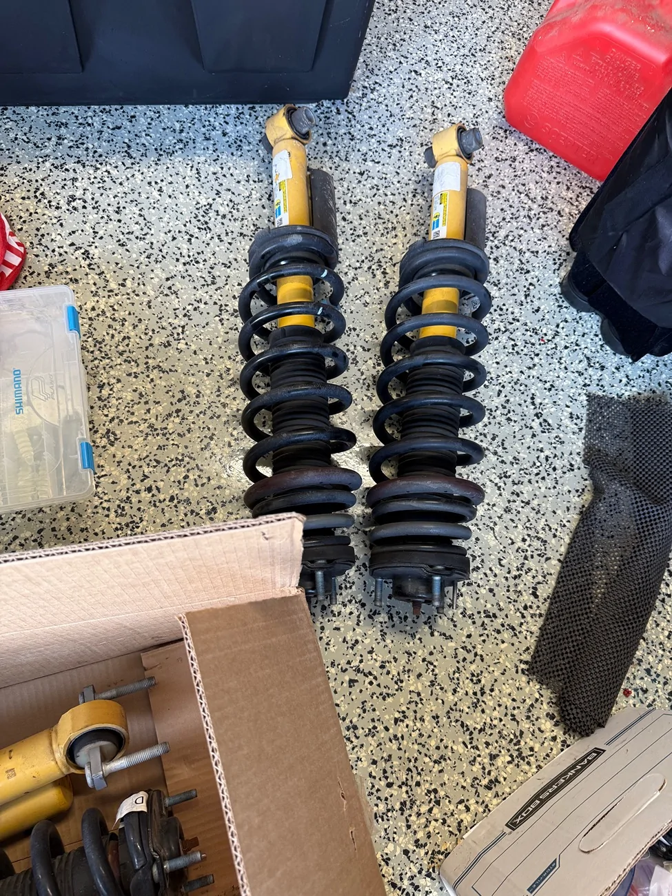 Ford Bronco Front shocks leaking. Will Sasquatch takeoffs do? IMG_7043