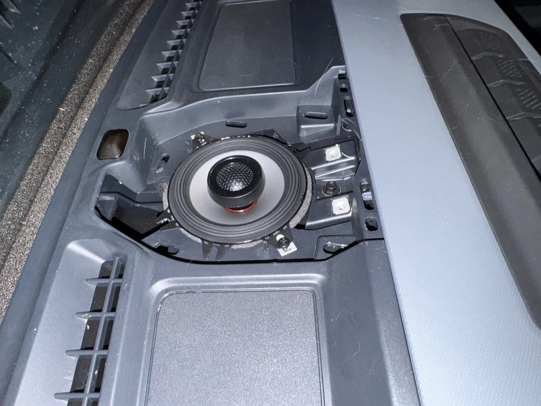 Ford Bronco Audio Upgrade for 2021 Base 6-speaker: add a center channel and get HD Radio? Detailing the ACM from a B&O Bronco IMG_6523