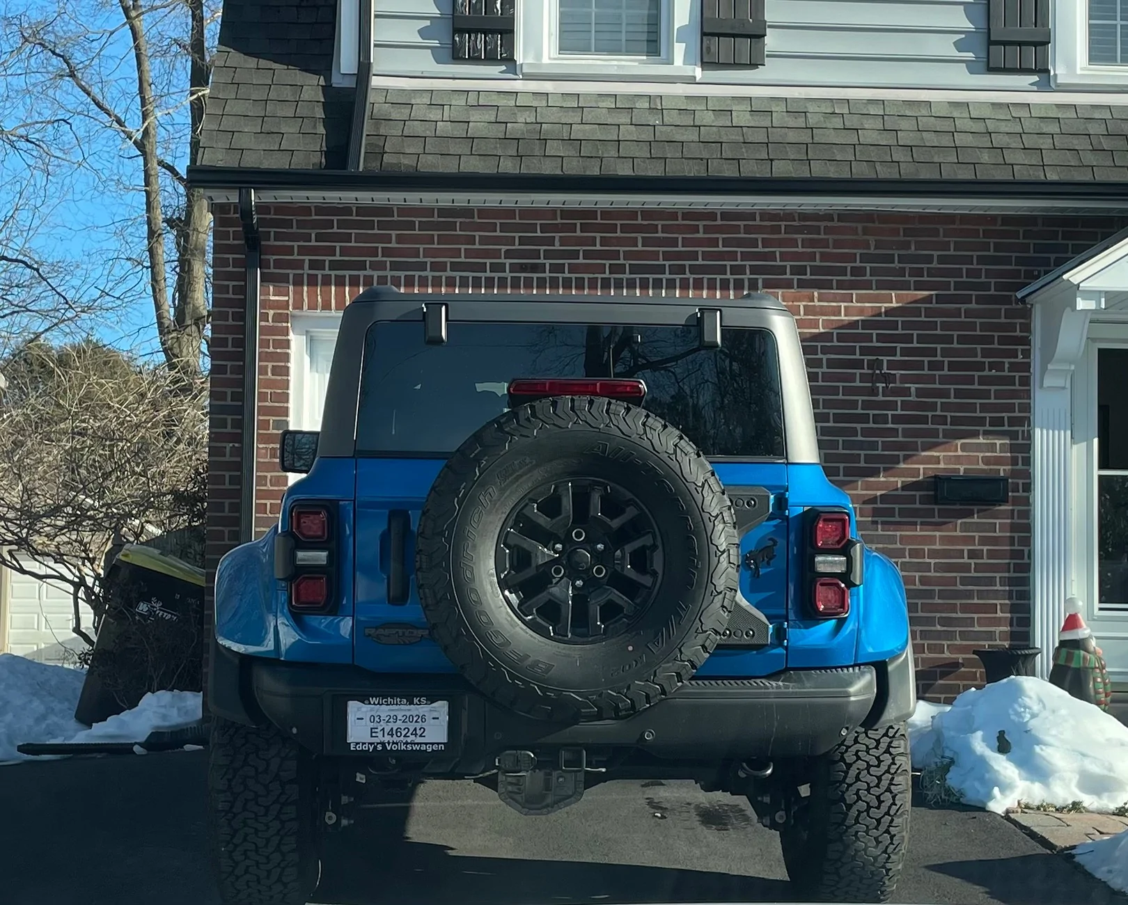 Ford Bronco VELOCITY BLUE Bronco Club IMG_8891