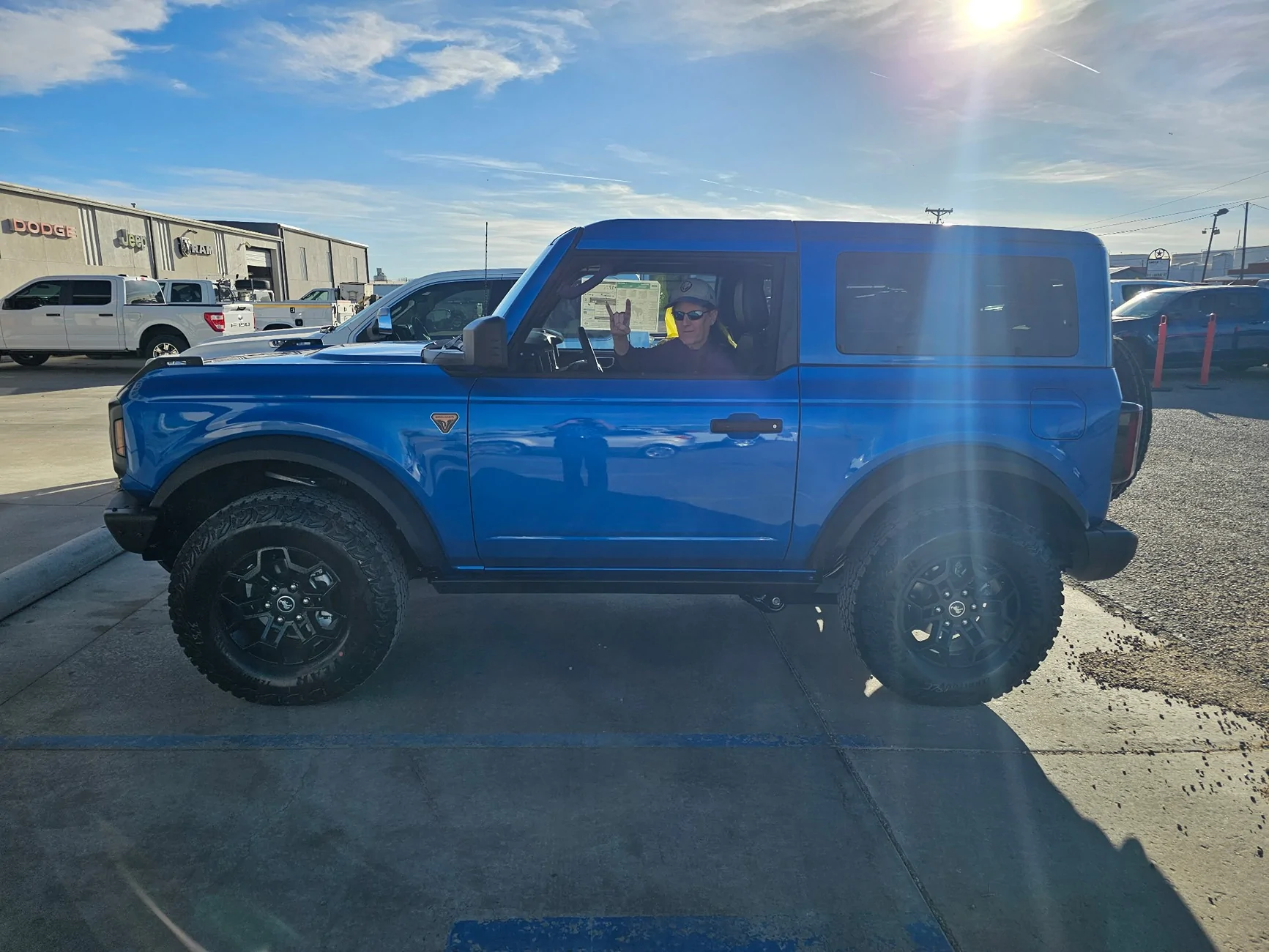 Ford Bronco VELOCITY BLUE Bronco Club 1000002569