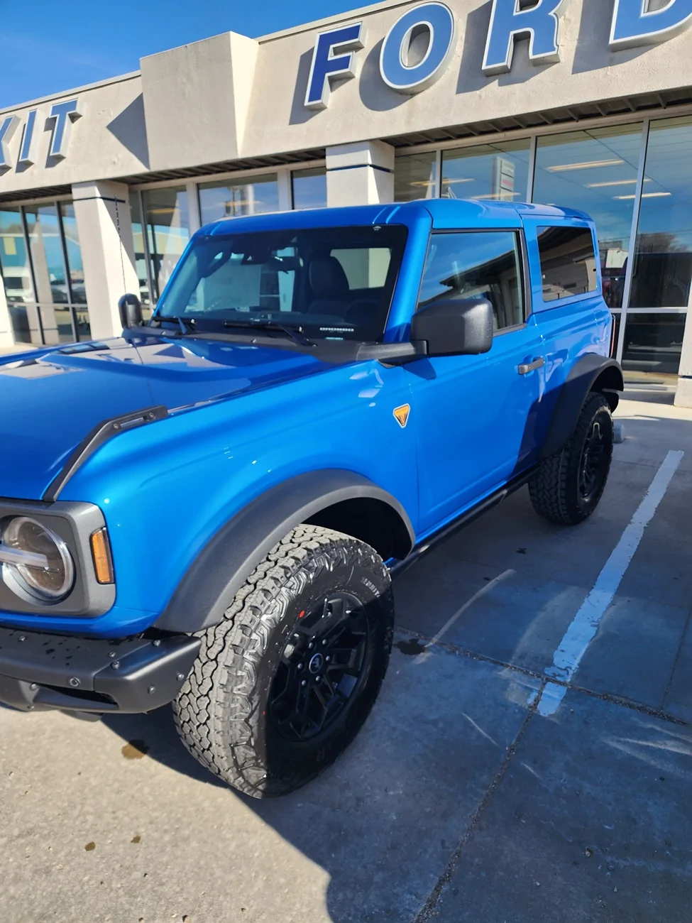 Ford Bronco VELOCITY BLUE Bronco Club 1000002563