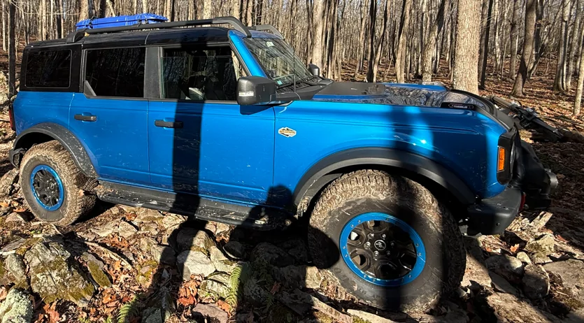 Ford Bronco VELOCITY BLUE Bronco Club 1772415385753-bl