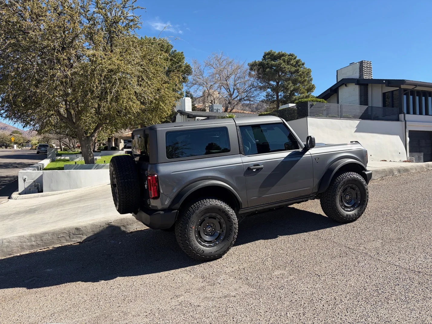 Ford Bronco 2025 Base-Squatch 7MT - 900 miles bbbb2a66-bfa7-467f-9489-f3507bc1cf2a