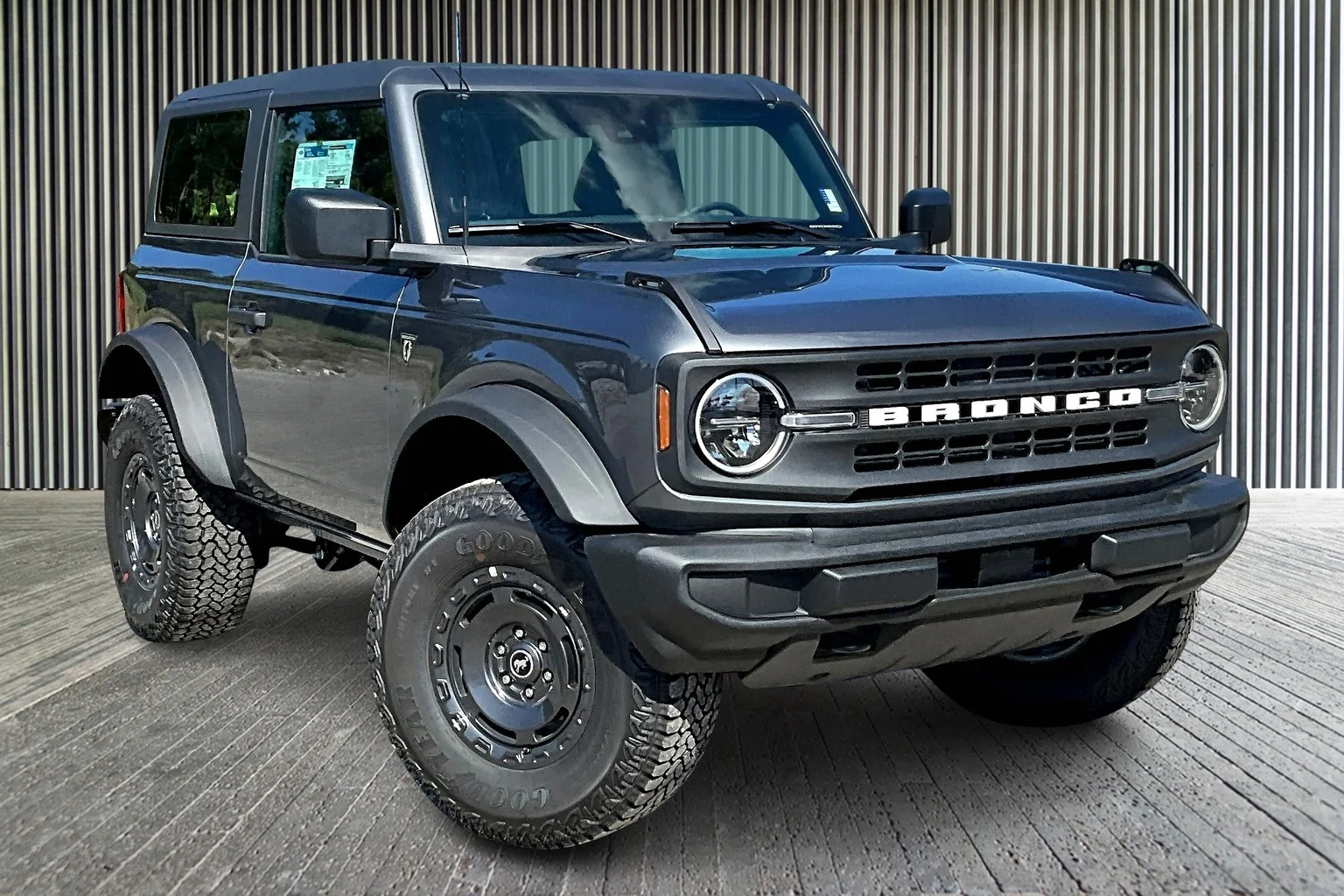 Ford Bronco 2025 Base-Squatch 7MT - 900 miles 1FMDE6AH2SLB15514--02