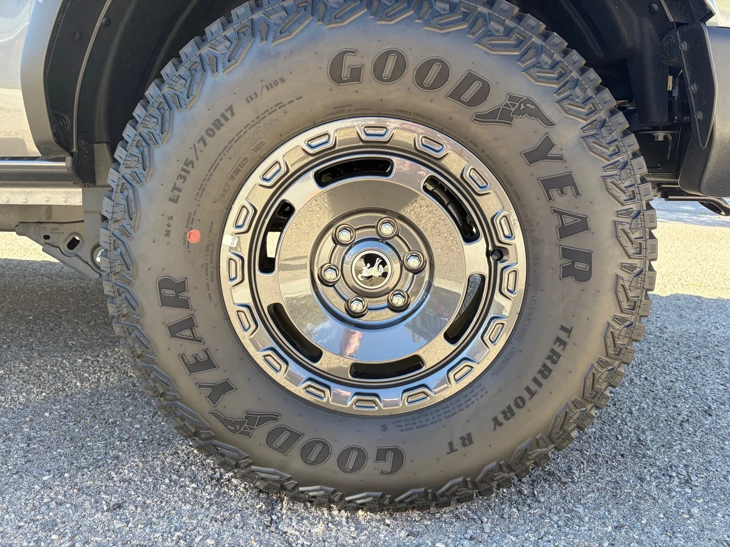 Ford Bronco 2025 Base-Squatch 7MT - 900 miles 60ca9842-8dc3-4770-8d6e-66d39bf6ff47