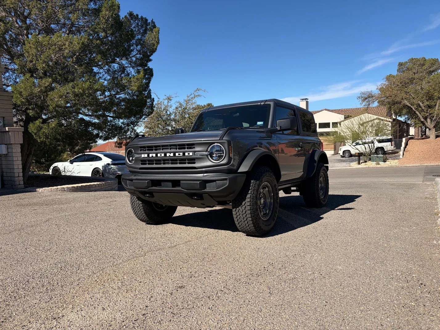 Ford Bronco 2025 Base-Squatch 7MT - 900 miles b1e59f81-0b1c-49ea-9b6a-9ffb66467d69