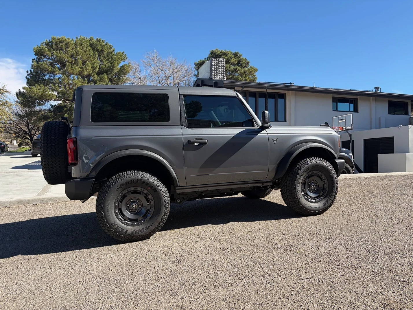 Ford Bronco 2025 Base-Squatch 7MT - 900 miles e00be2bf-8cad-4632-8638-e98ba7006883