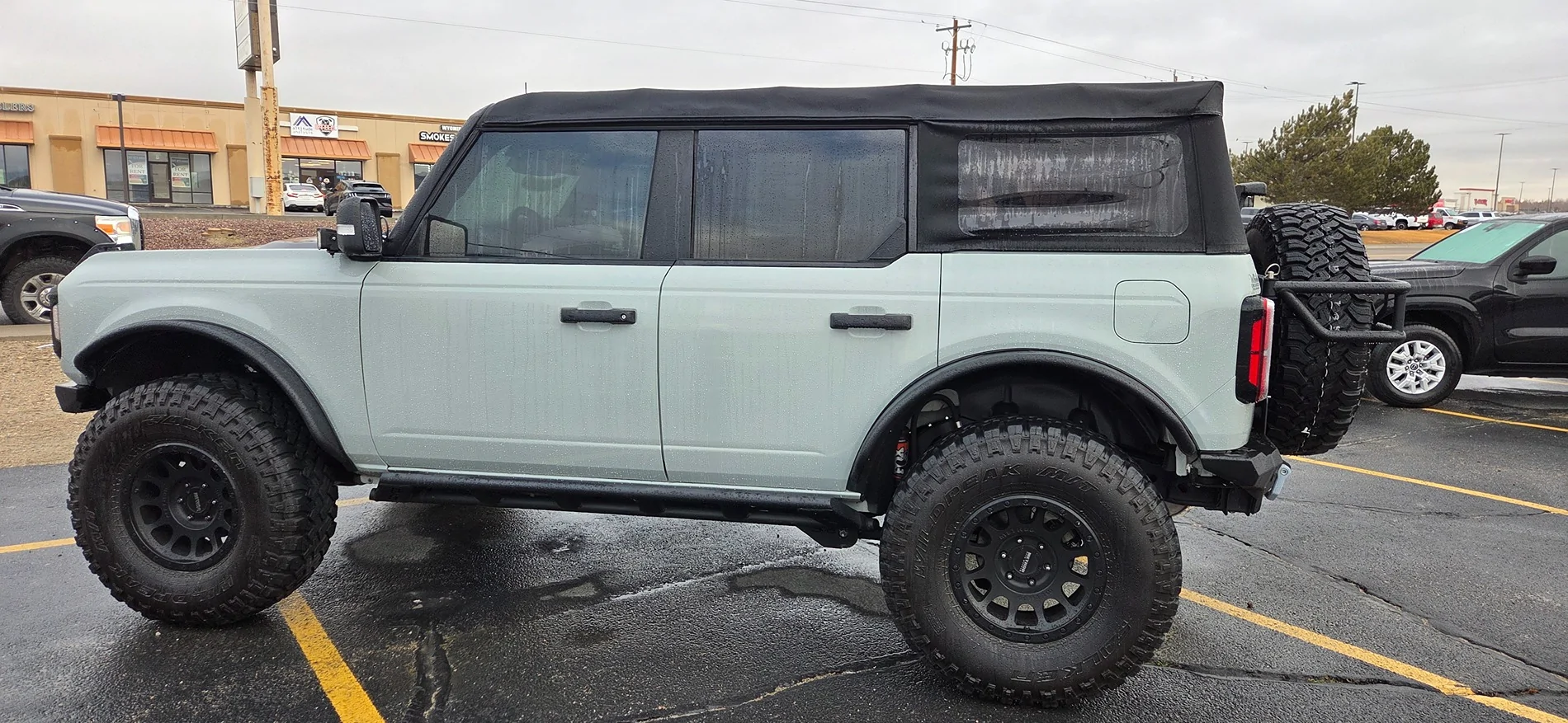 Ford Bronco Rear mudflaps with DV8 bumper 20260212_085537