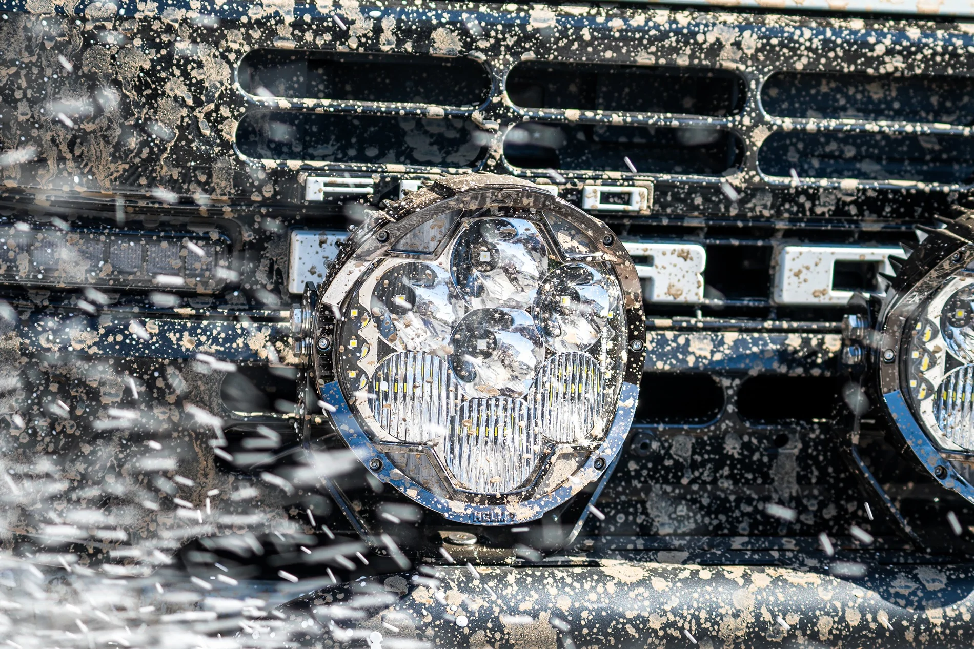 Ford Bronco How often do you clean your rig after muddy runs? SUPAREE Helm 7（1）