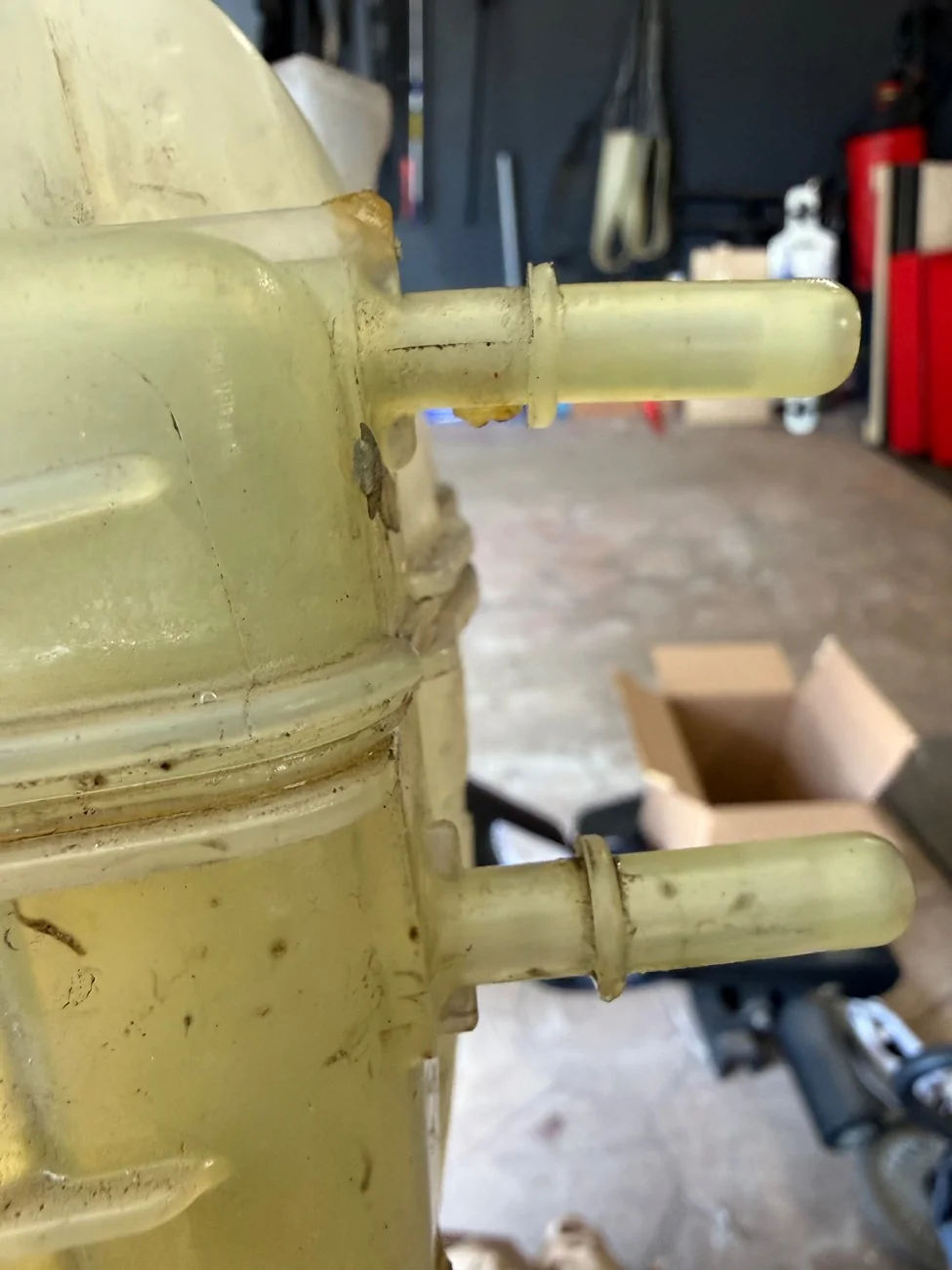 Ford Bronco Overheated - Leak in Coolant Reserve, WTF IMG_6176