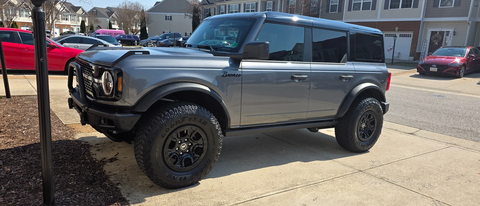 Ford Bronco CARBONIZED GRAY Bronco Club 11944