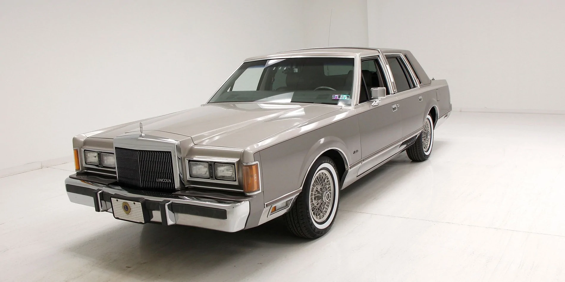 Ford Bronco Lincoln To Get Bronco-Based Range Rover-Fighter 1989-lincoln-town-car-cartier