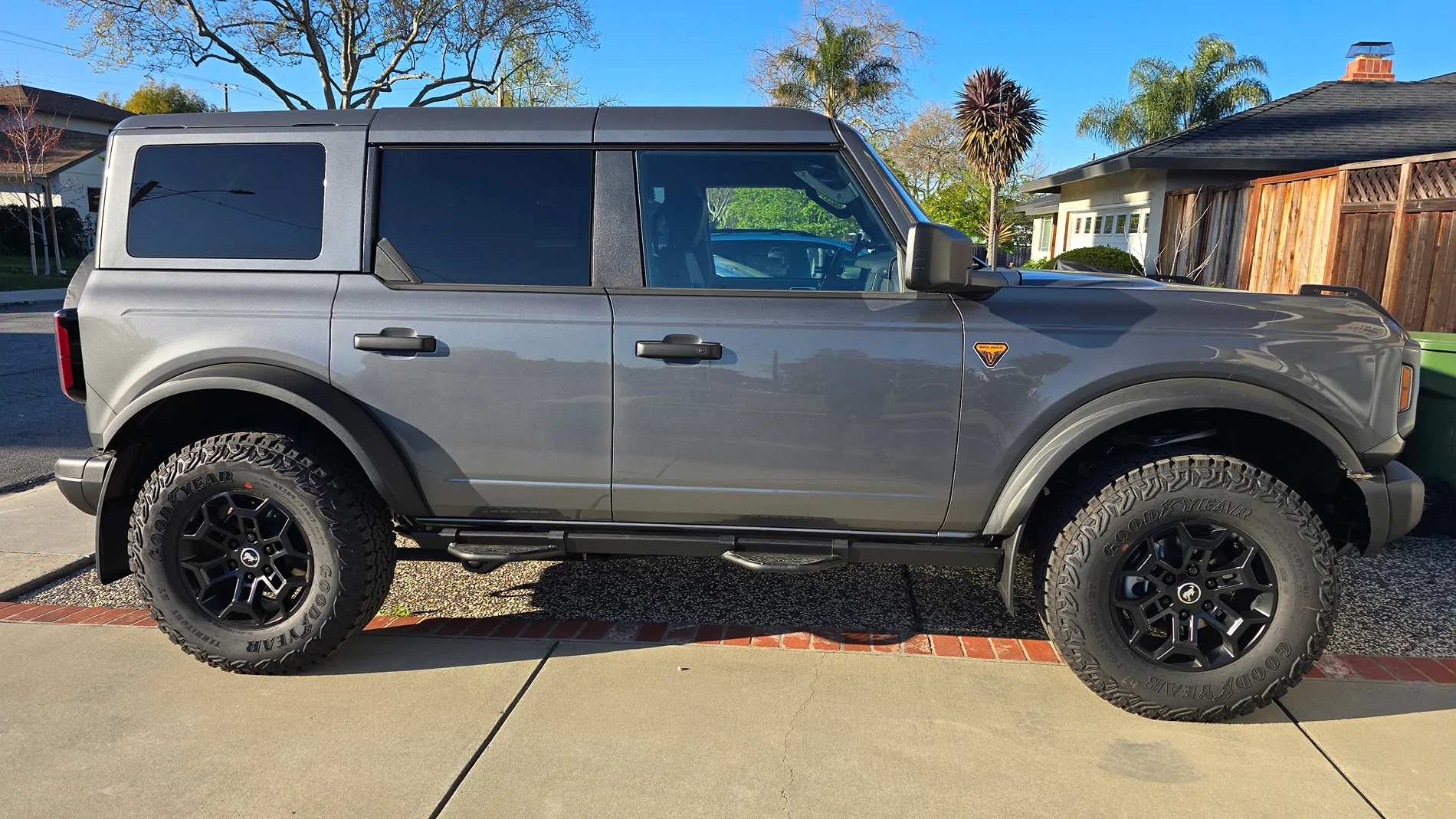 Ford Bronco CARBONIZED GRAY Bronco Club 20260305_163651(2)
